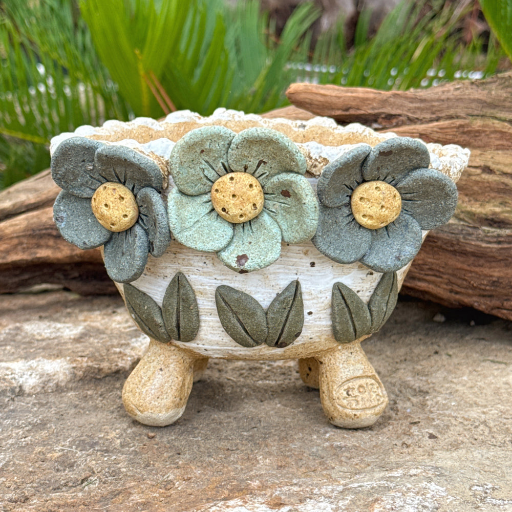 Jurian Handcrafted Pot- Trio of Blue Flowers