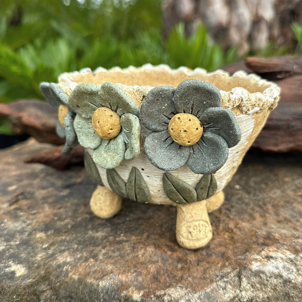 Jurian Handcrafted Pot- Trio of Blue Flowers