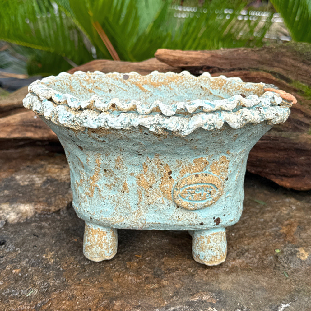 Jurian Handcrafted Pot- Sky Blue Short Oval
