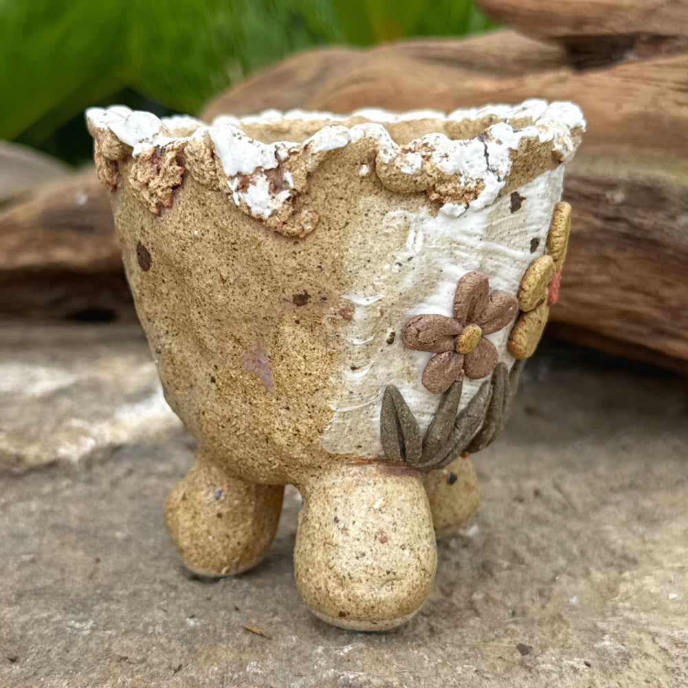 Jurian Handcrafted Pot- Short Flowers