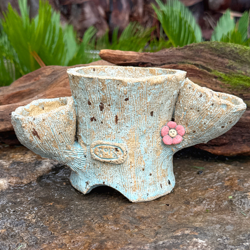 Jurian Handcrafted Pot- Three Hole Planter