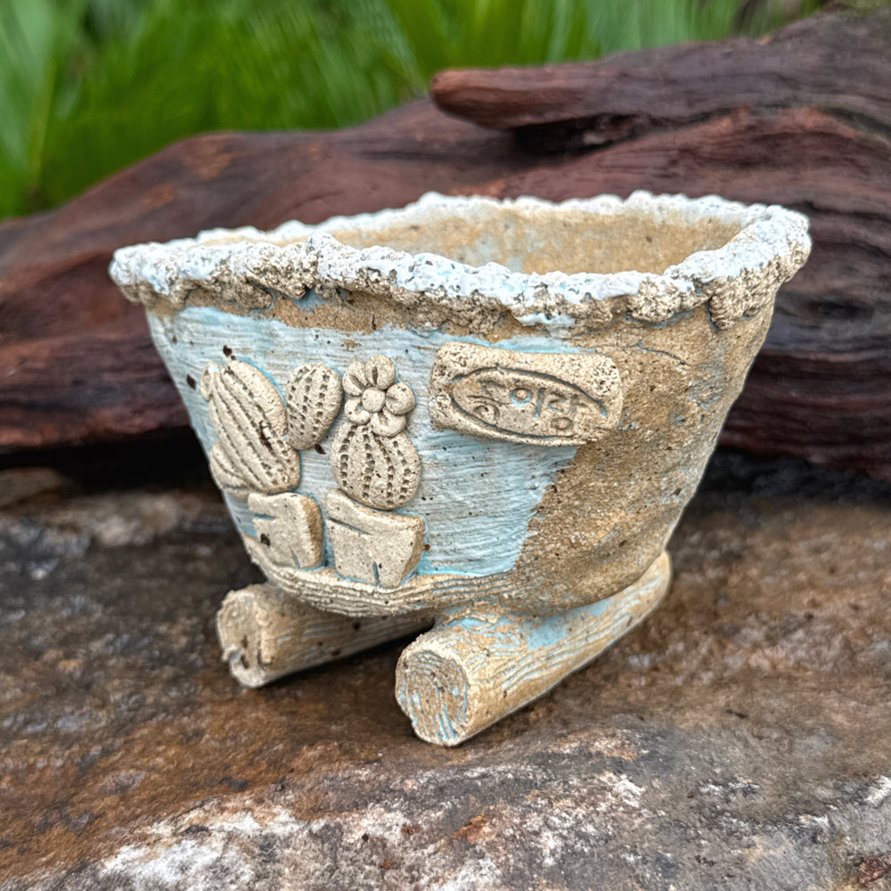 Jurian Handcrafted Pot- Neutral Cacti