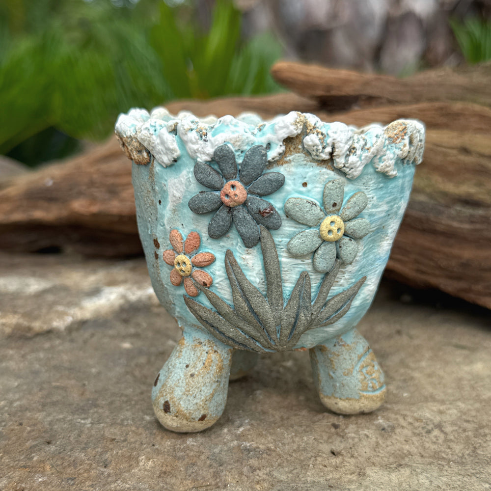 Jurian Handcrafted Pot- Sky Blue Flowers
