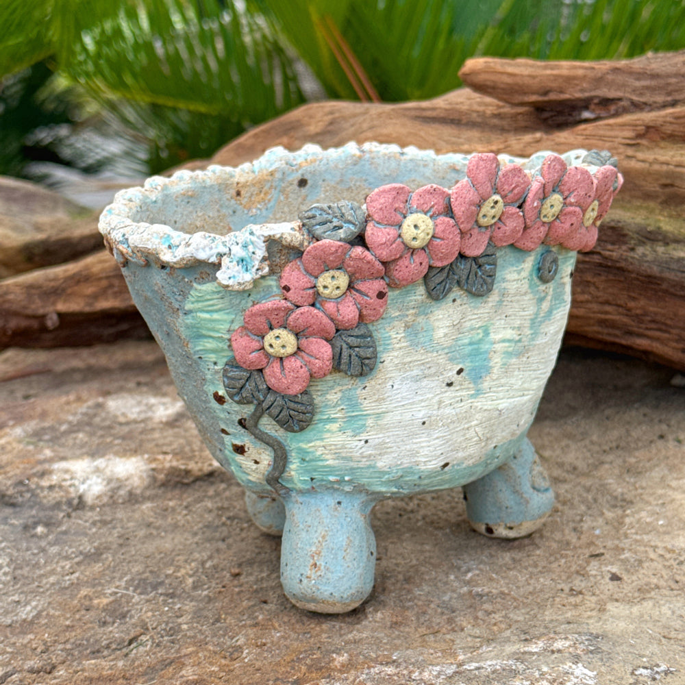 Jurian Handcrafted Pot- Rose Flower Rim