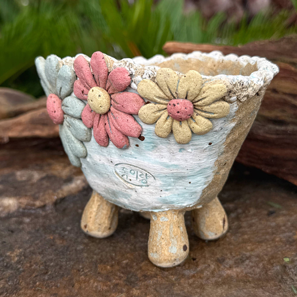 Jurian Handcrafted Pot- Sky Blue Flowers