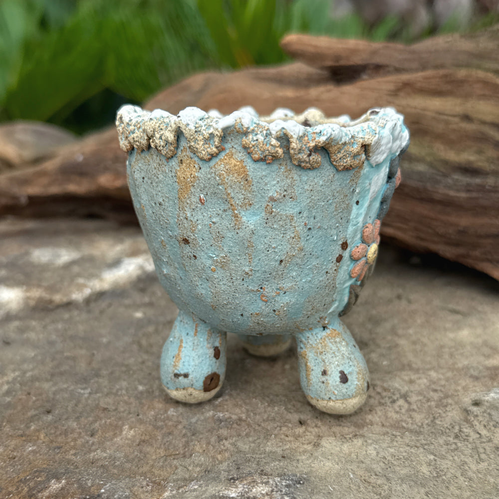 Jurian Handcrafted Pot- Sky Blue Flowers