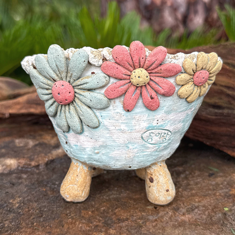 Jurian Handcrafted Pot- Sky Blue Flowers