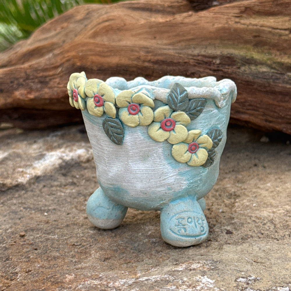 Jurian Handcrafted Pot- Yellow Flowers