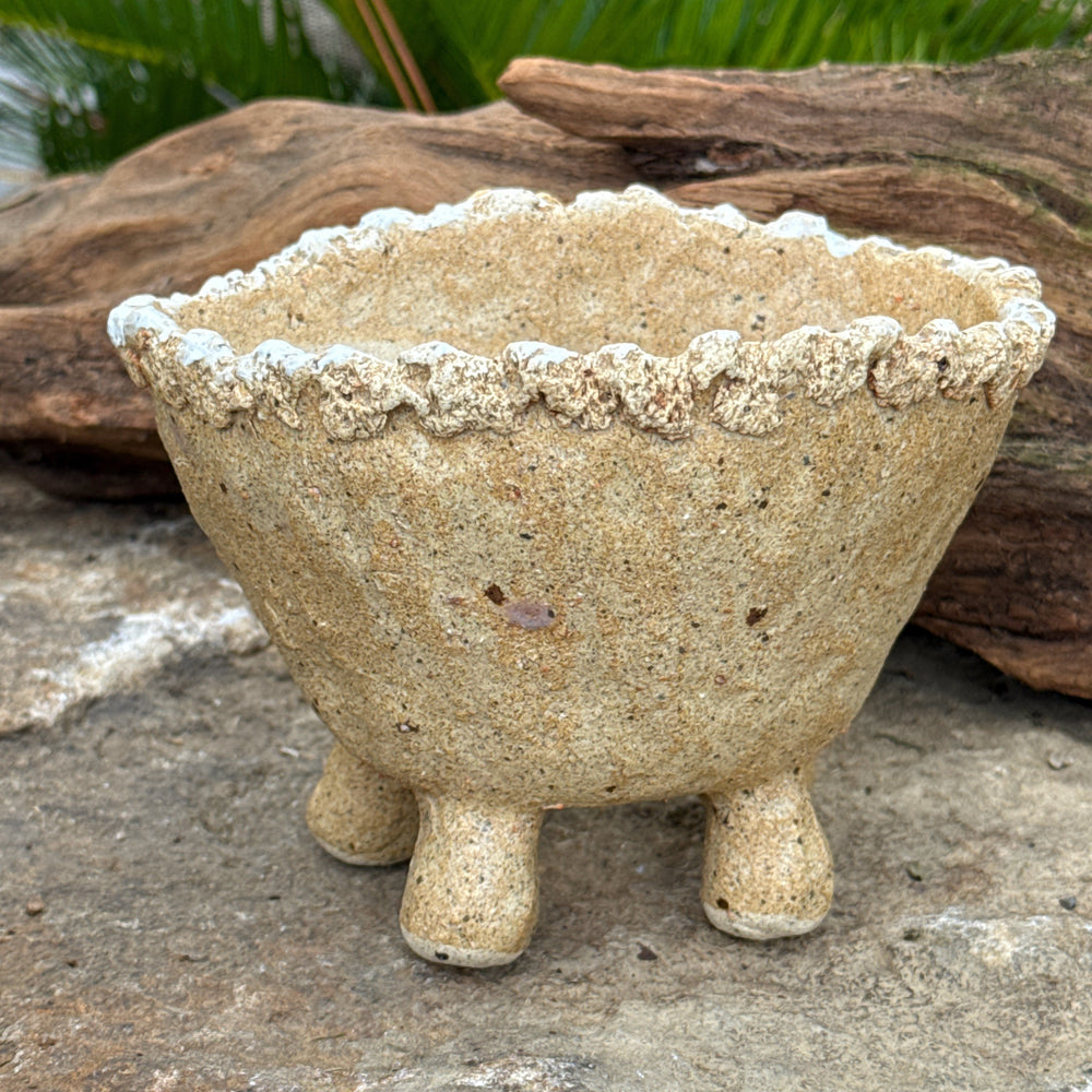 Jurian Handcrafted Pot- Sunflowers