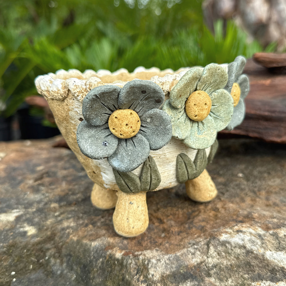 Jurian Handcrafted Pot- Trio of Blue Flowers