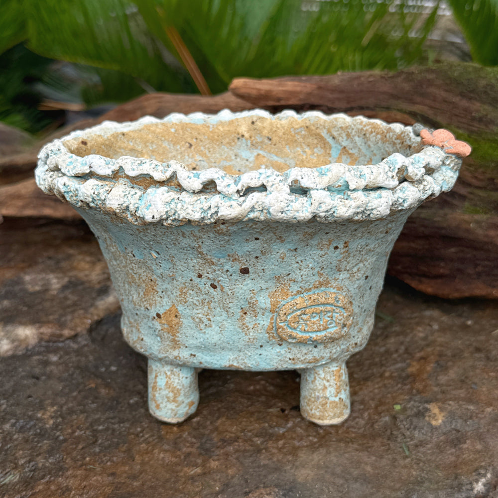 Jurian Handcrafted Pot- Sky Blue Short Oval