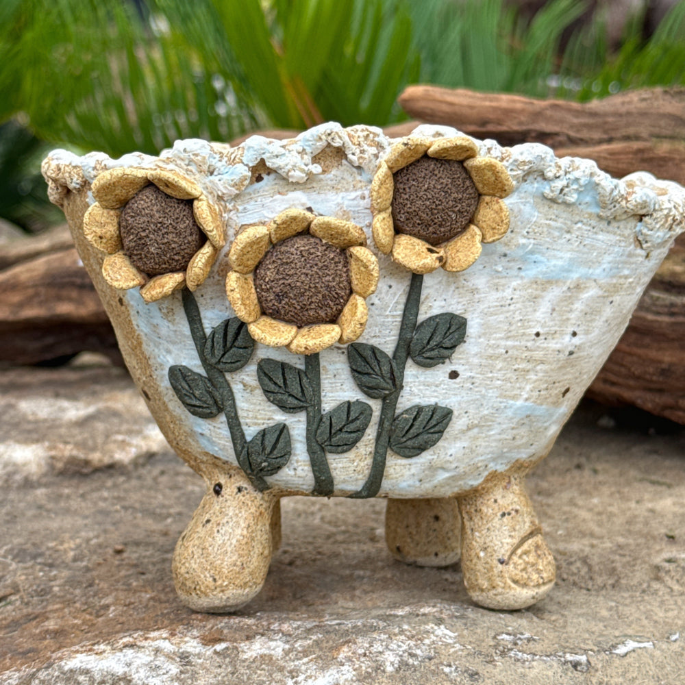 Jurian Handcrafted Pot- Sunflowers