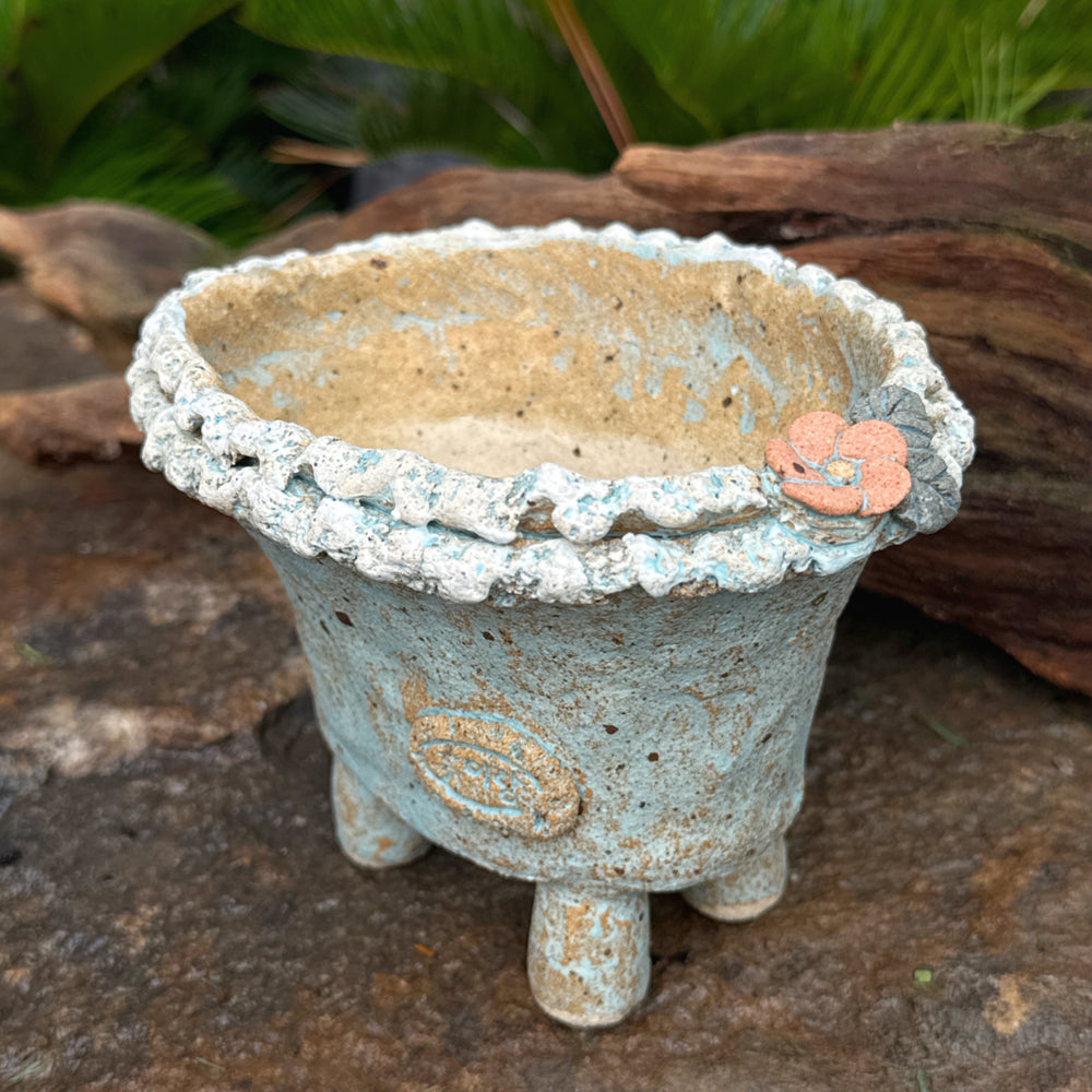 Jurian Handcrafted Pot- Sky Blue Short Oval