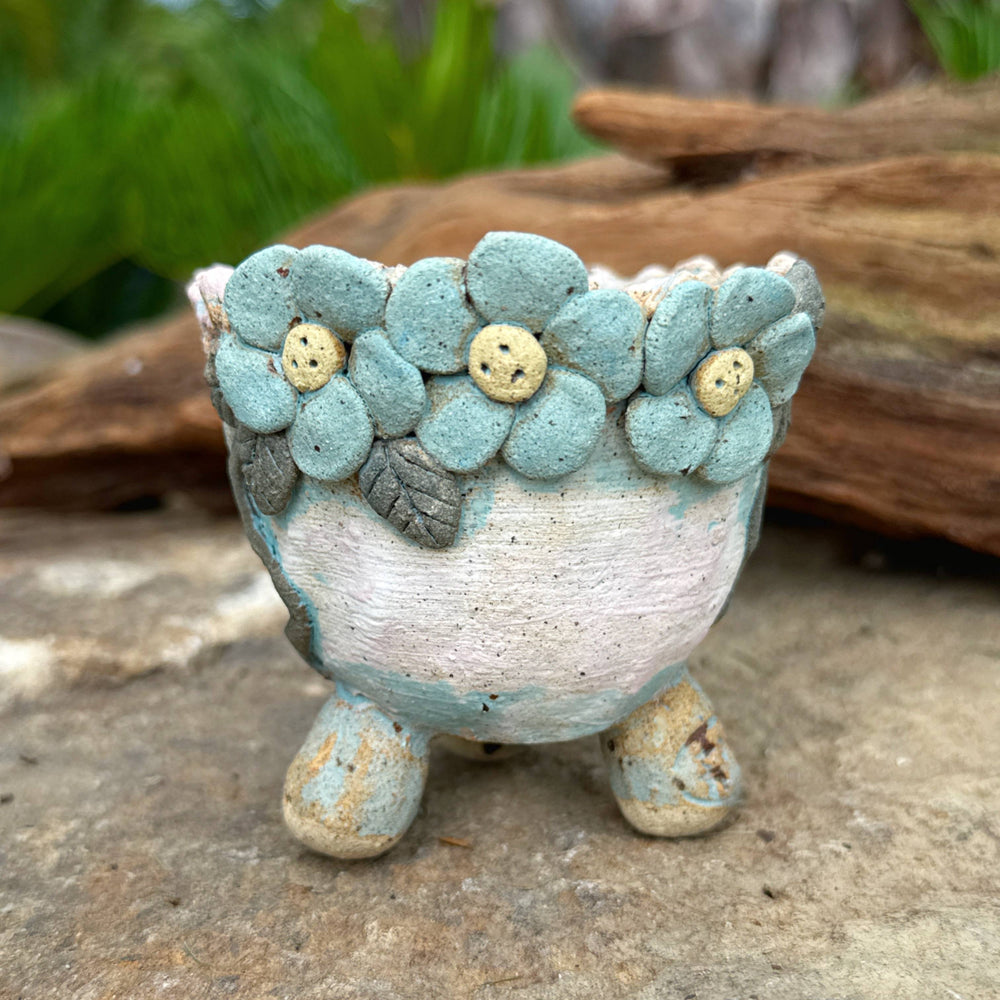 Jurian Handcrafted Pot- Sky Blue Flowers