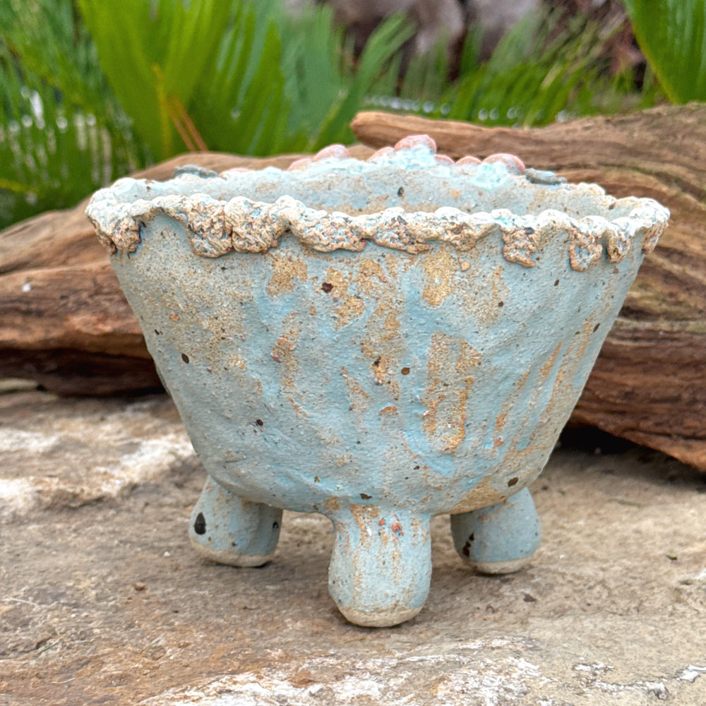 Jurian Handcrafted Pot- Rose Flower Rim