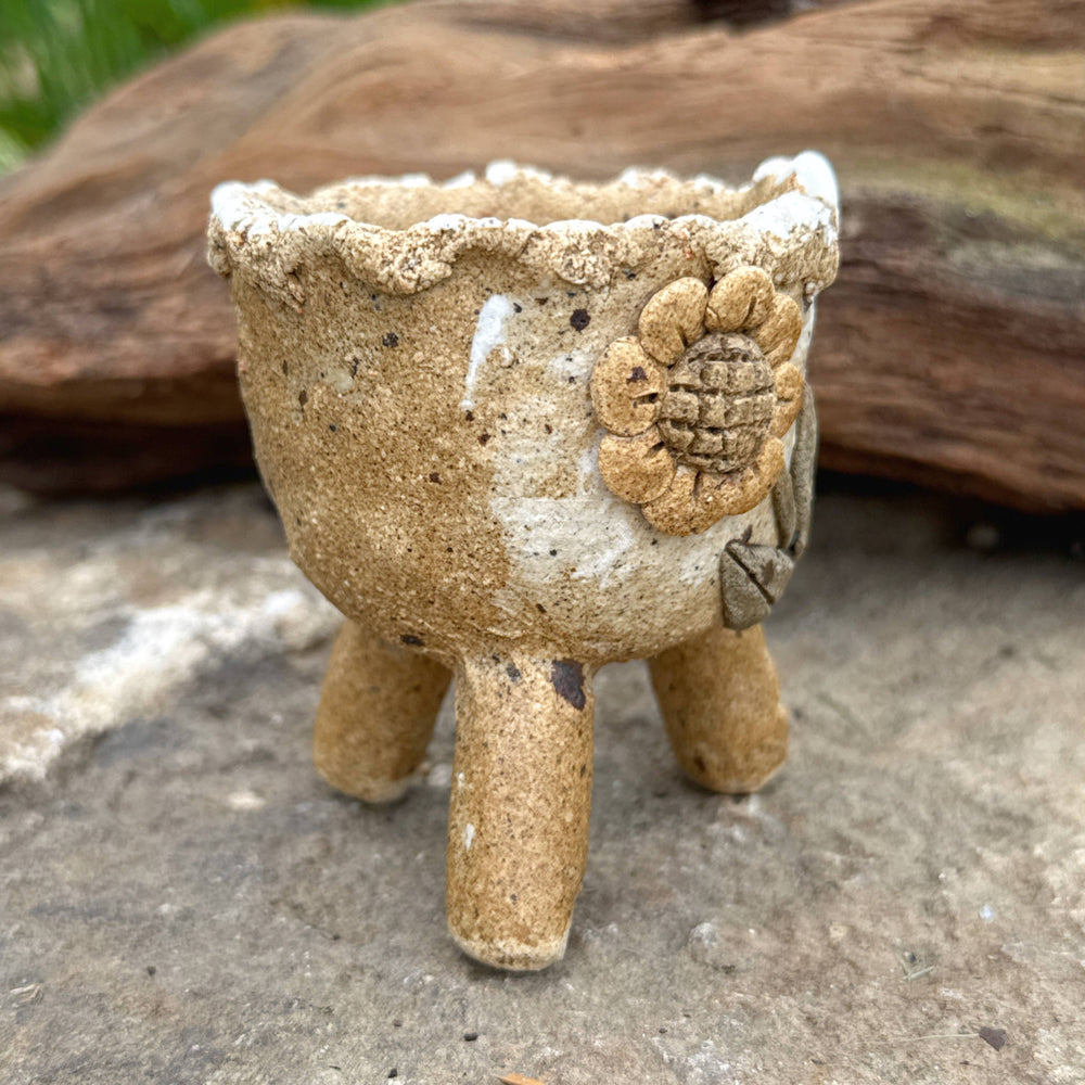 Jurian Handcrafted Pot- Small Sunflower