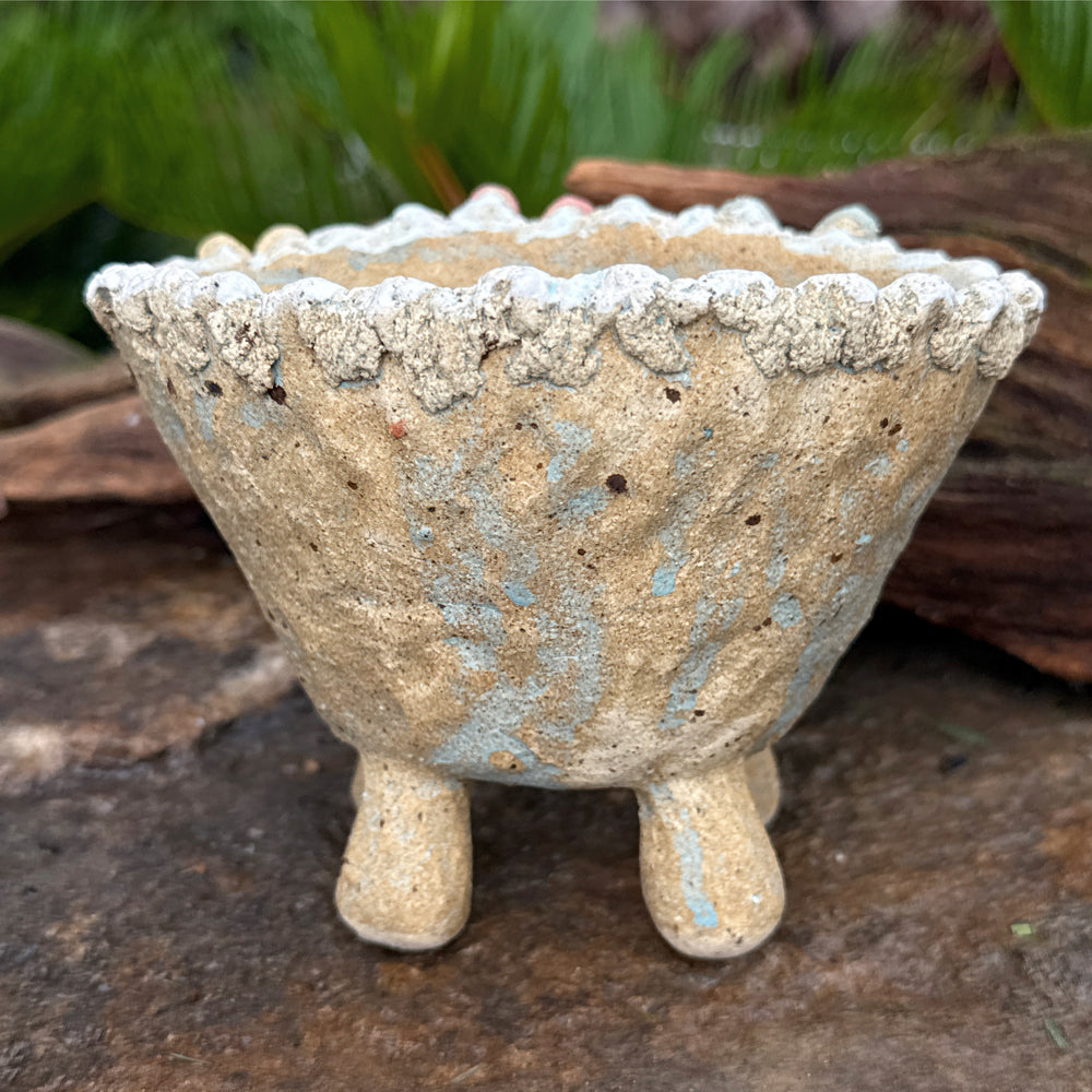 Jurian Handcrafted Pot- Sky Blue Flowers