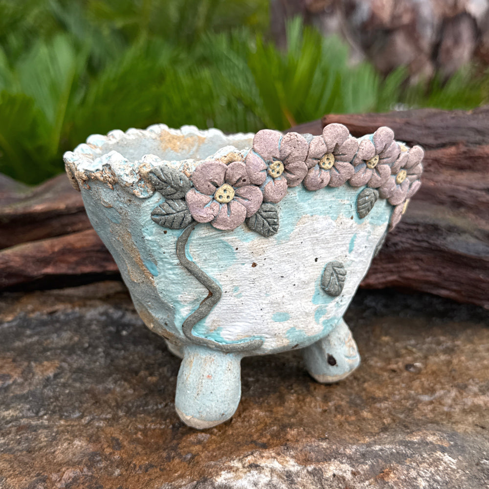 Jurian Handcrafted Pot- Mauve Flower Rim