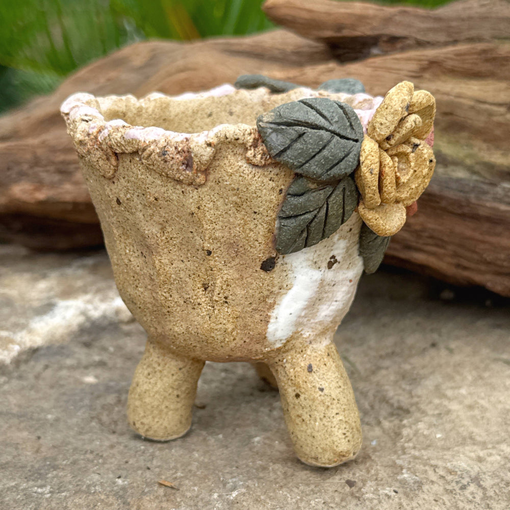 Jurian Handcrafted Pot- Flower Rim
