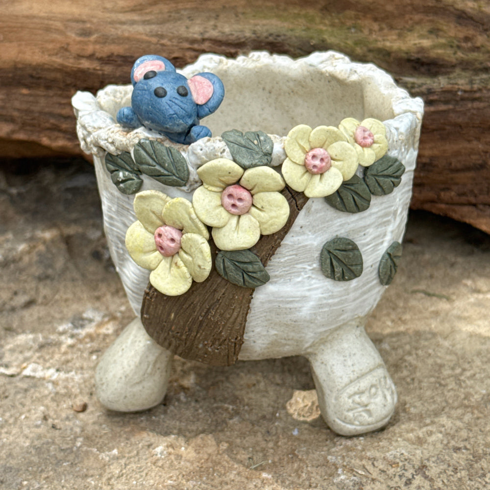 Jurian Handcrafted Pot- Blue Mouse