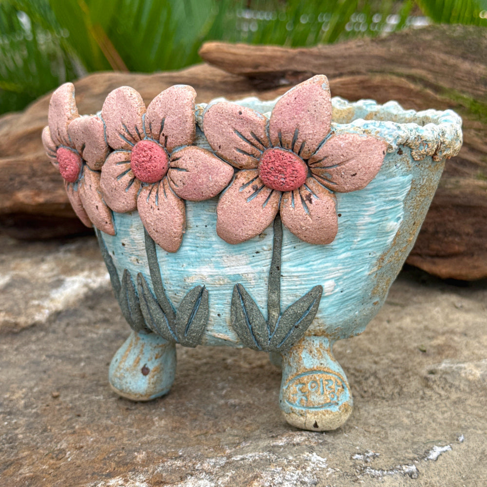 Jurian Handcrafted Pot- Trio of Pink Flowers