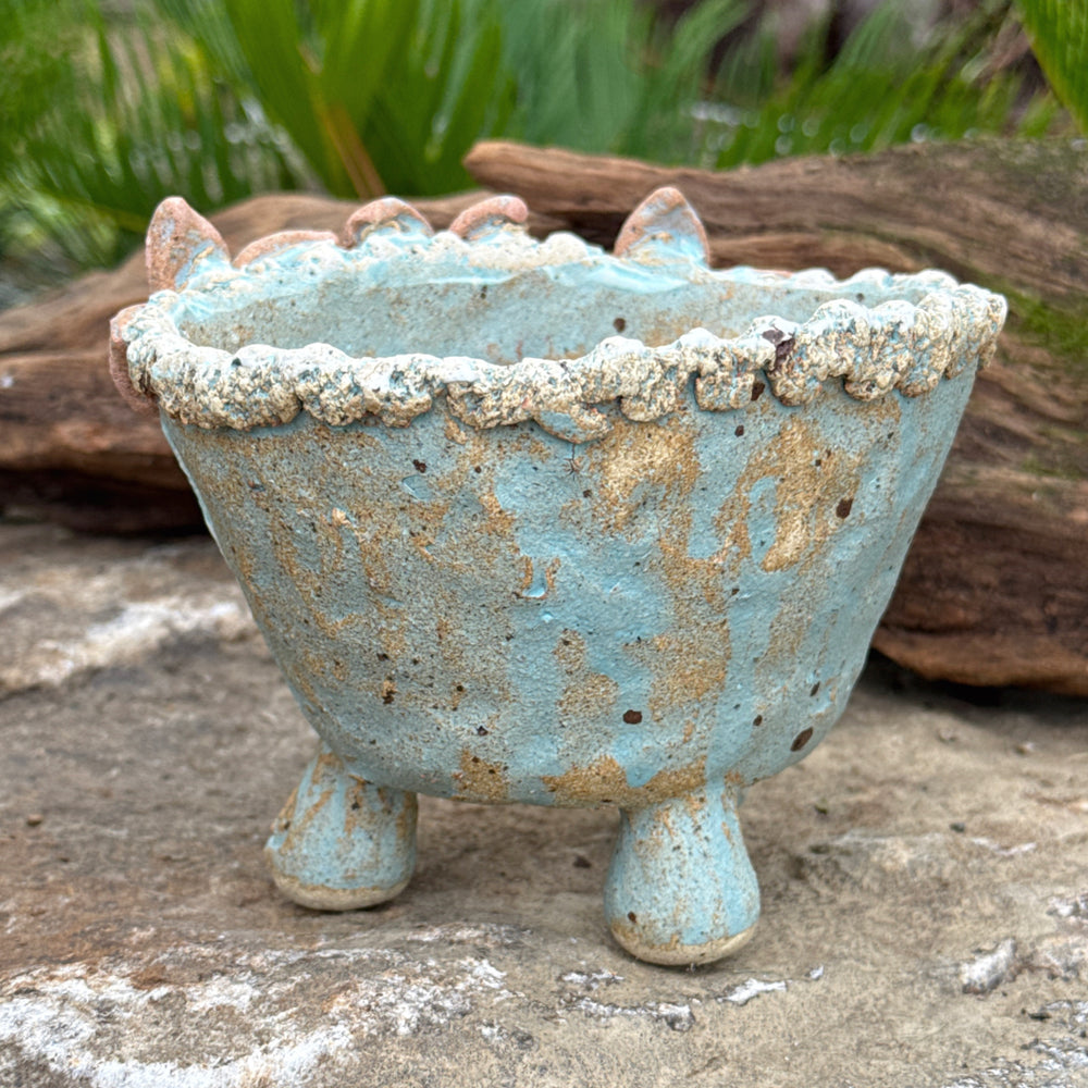 Jurian Handcrafted Pot- Trio of Pink Flowers