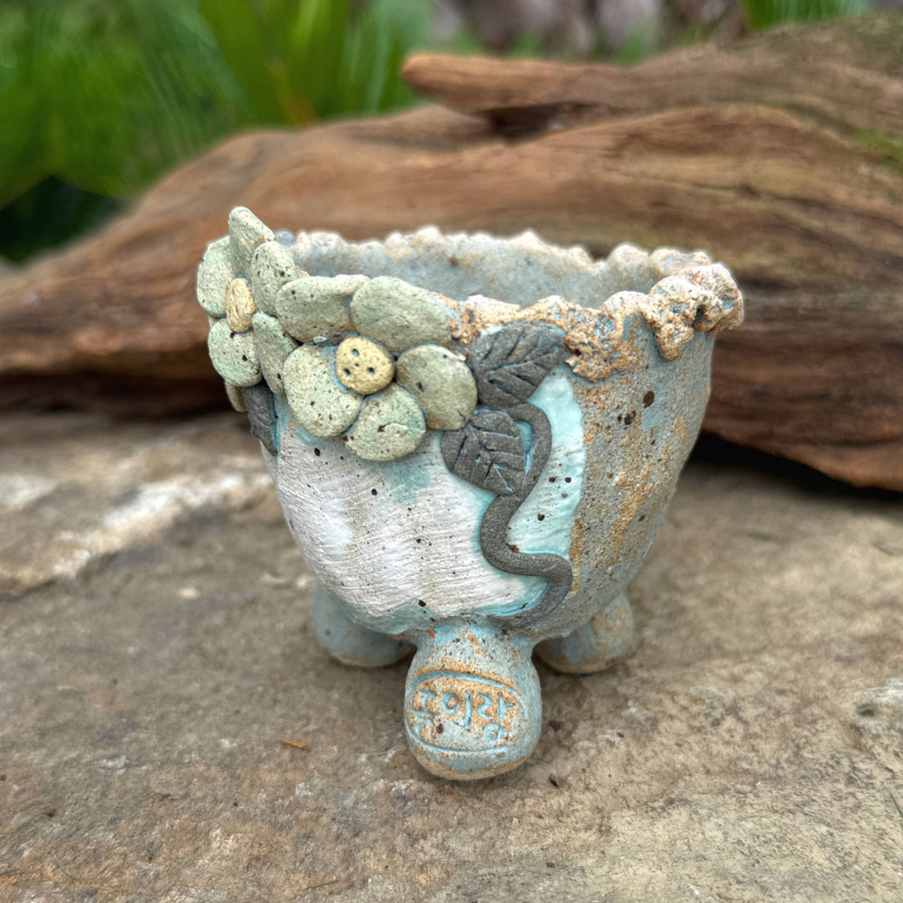 Jurian Handcrafted Pot- Seafoam Flowers