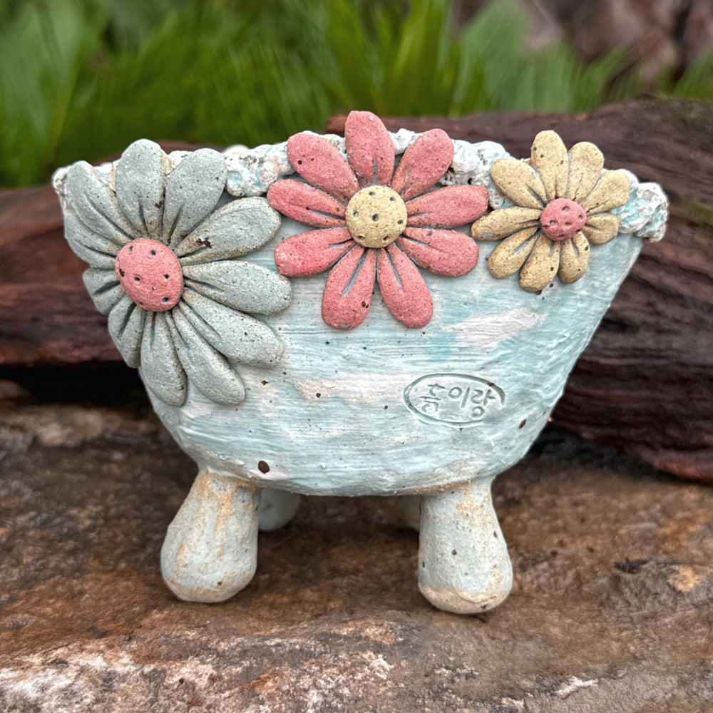 Jurian Handcrafted Pot- Sky Blue Flowers