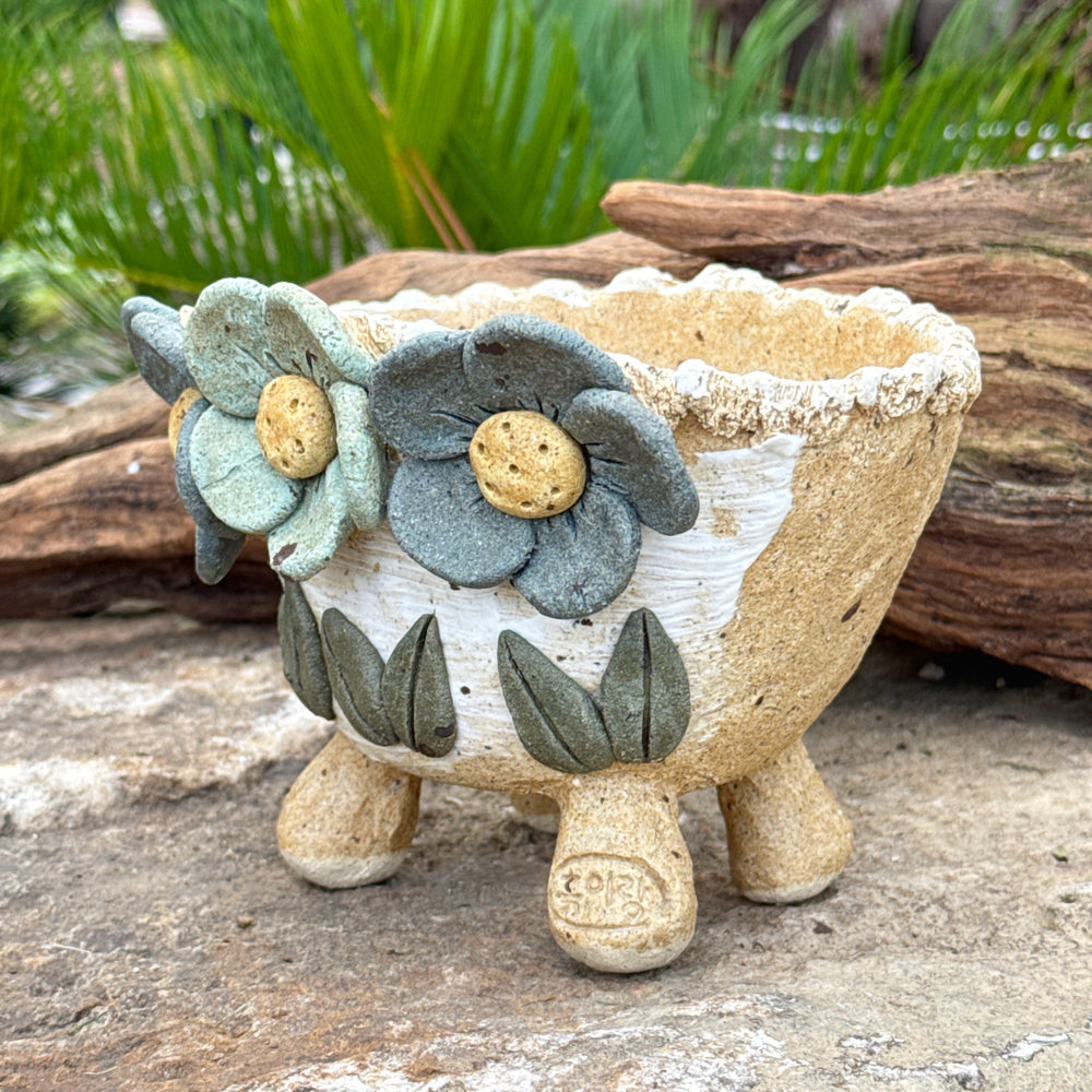 Jurian Handcrafted Pot- Trio of Blue Flowers