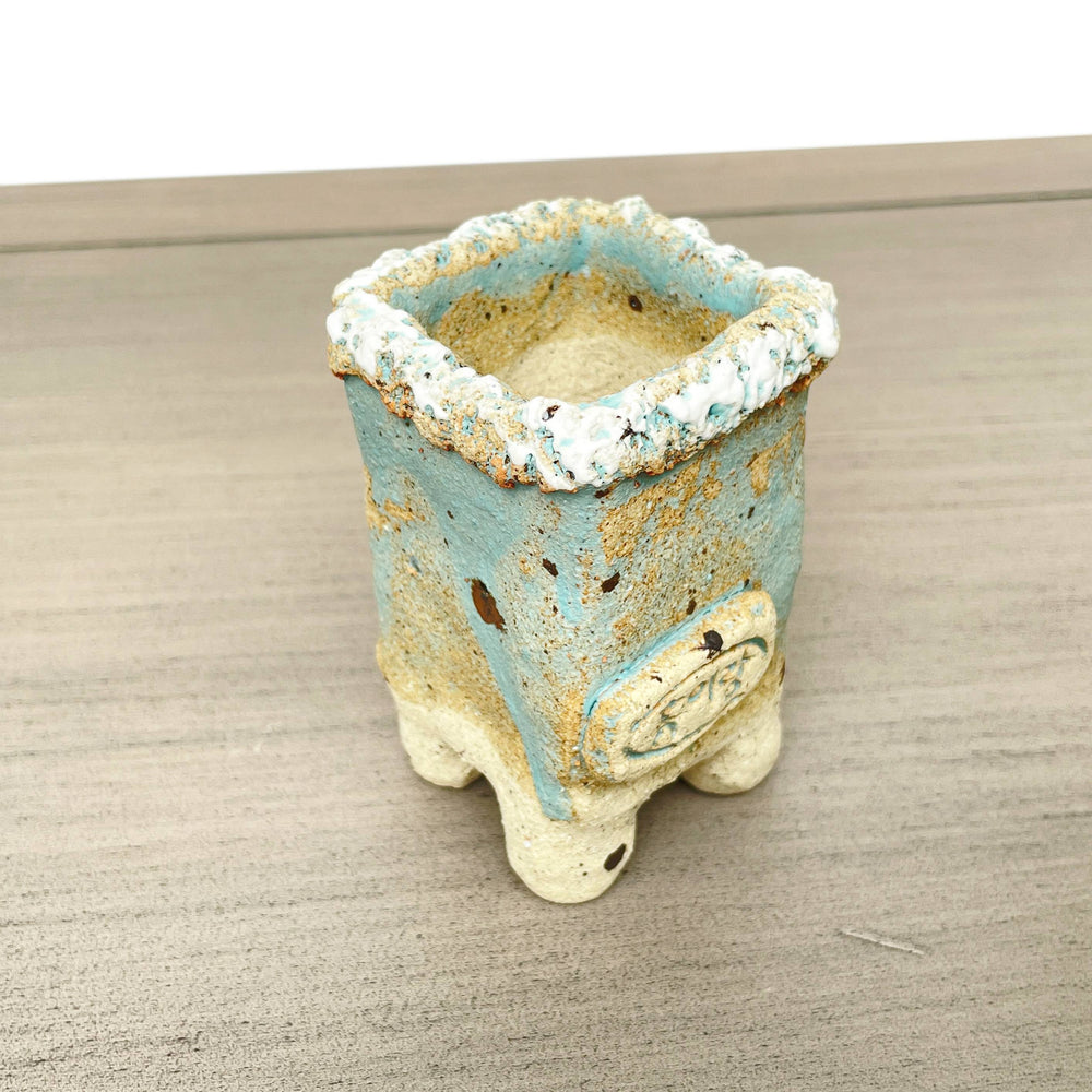 Jurian Mini Pot, Light Blue, Matte with Pie Edge, (Random)