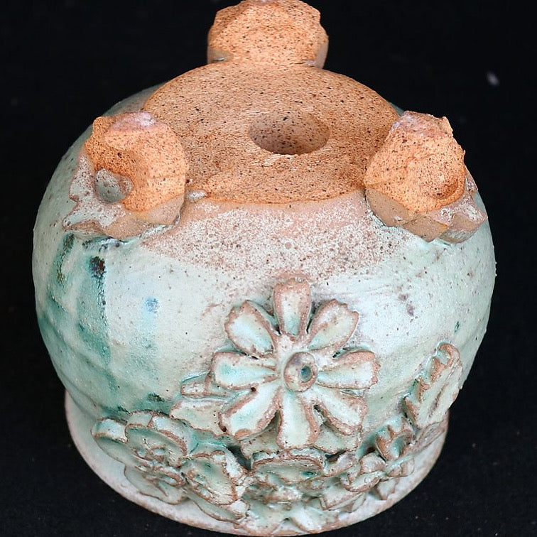 Handcrafted and Handglazed Pottery